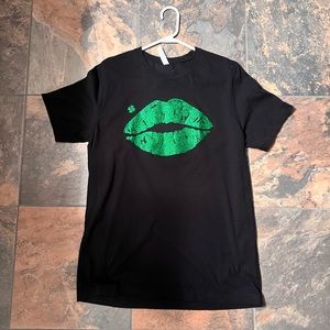 St Patrick's Day - tshirt with glitter lips and shamrock - size L